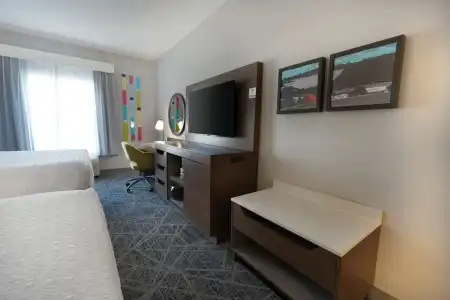 Hampton Inn & Suites Tulsa/Central - 41
