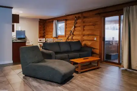 Glacier House Resort - 89