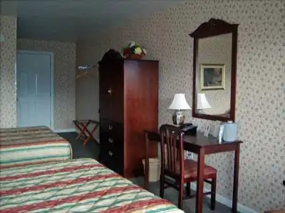 North Conway Mountain Inn - 5