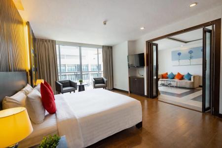 J Pattaya - 40