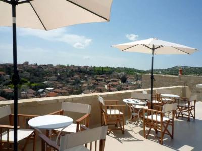 Artemis Traditional House - 3