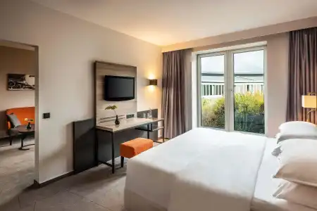 Sheraton Duesseldorf Airport - 60