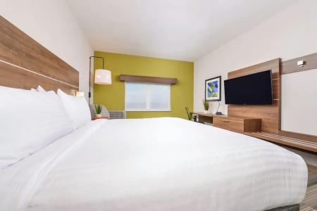 Holiday Inn Express & Suites St. Petersburg - Madeira Beach by IHG - 44