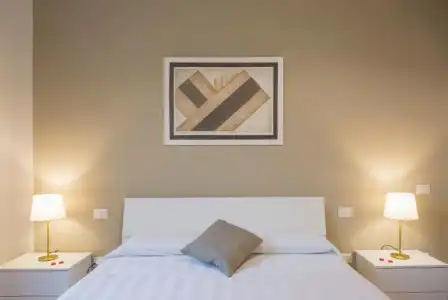 Regis Condo - 104