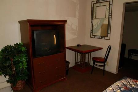 Desert Hills Motel - 30