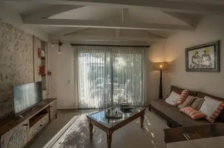 Sedirli Ev Alacati - 35