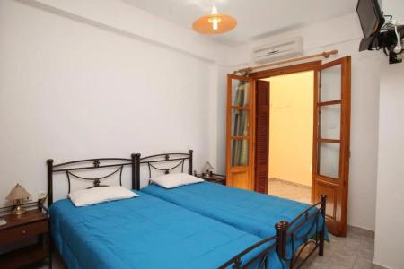Afroditi Syros - 31