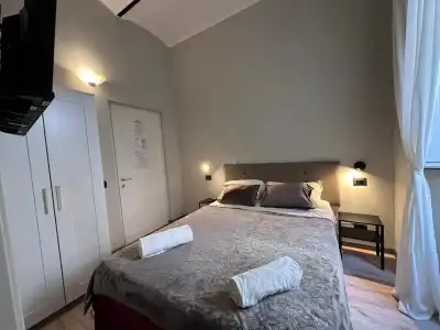 Român Holidays Hostel - 3