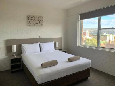 Adina Place Motel Apartments - 25