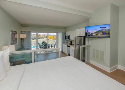 Commander & Suites - 5