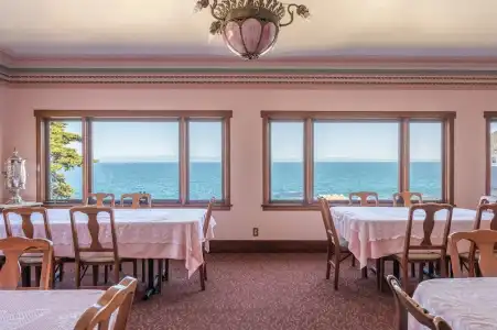 Martine Inn - 43
