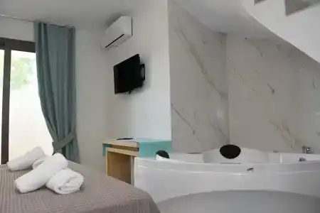 Theano Luxury Suites - 93