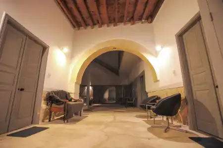 St. Lazaros House - 4