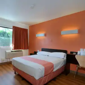 Motel 6 Laredo, TX - South - 16