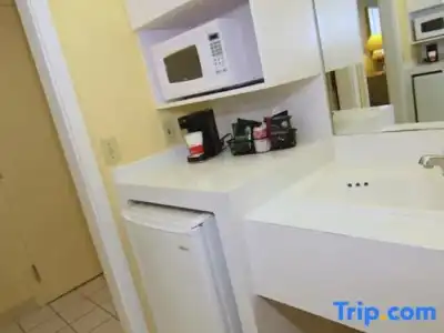 Ramada by Wyndham Kissimmee Gateway - 82