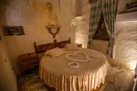 Hermes Cave - 124