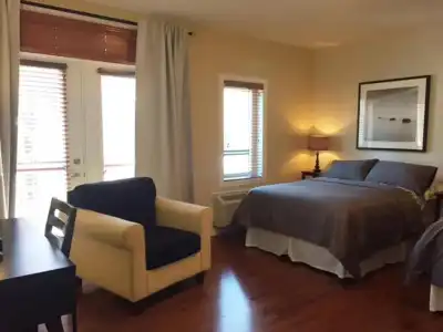 Quality Inn Centre-Ville - 97