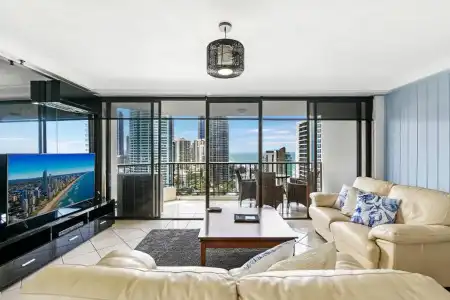 Surfers Century Oceanside Apartments - 133