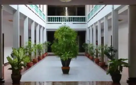 Grand Mansion - 13