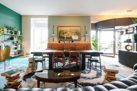 B2 Boutique + Spa - 1