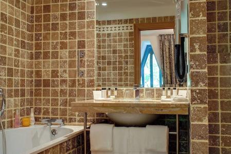 de Bourgtheroulde, Autograph Collection - 46