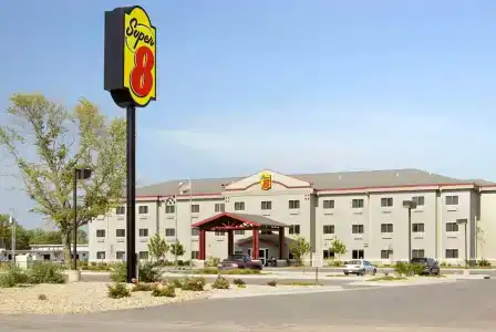 Super 8 by Wyndham Topeka at Forbes Landing - 0