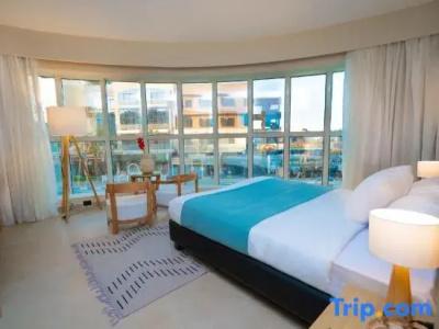 Redcon Suites - 172