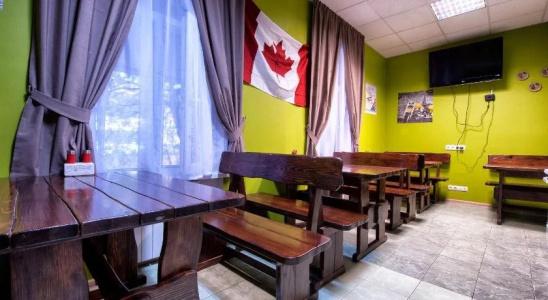 Pallet Hostel - 12