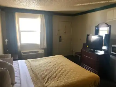 Americas Best Value Inn - 30