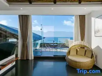 Dali Irvine Boutique - 88