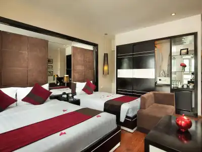The Silk Boutique & Spa - 2