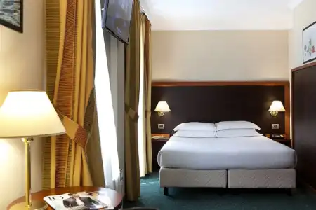Garner Rome Aurelia by IHG - 3