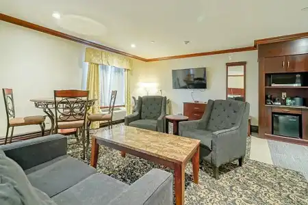 Woodbine and Suites - 44