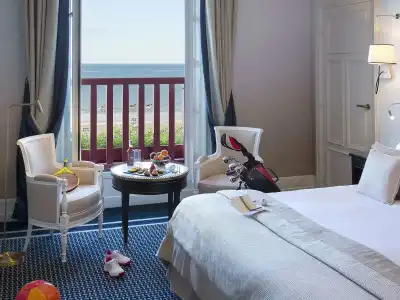 Hôtel Barrière l'Hermitage - 5