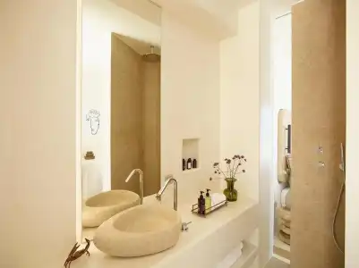 White Pebble Suites - 24