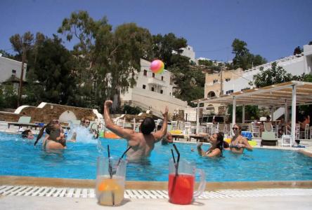 Armadoros / Ios Backpackers - 9