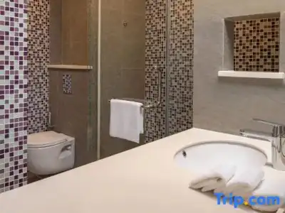 Holiday Inn & Suites SAIGON AIRPORT by IHG - 81