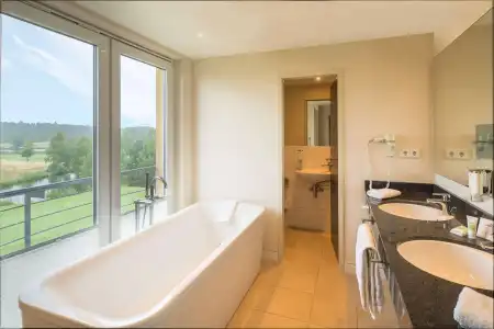 Best Western Premier Castanea Resort - 9