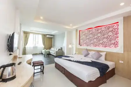 Triple Three Patong - 52
