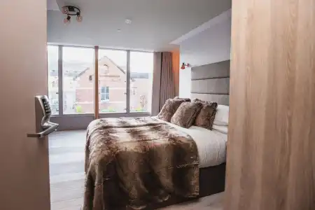 Clarendon Suites - 5
