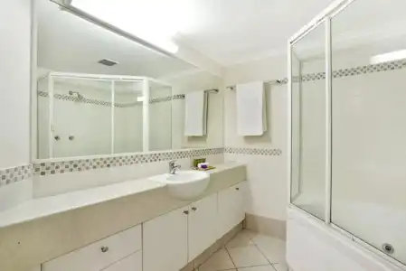 Noosa Tropicana - 201