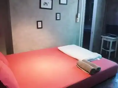 Big Boss Hostel - 34