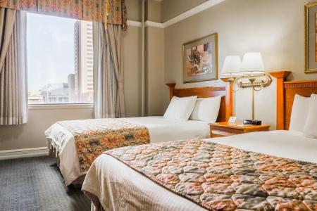 Funky Pool Side Cabana in Dtphx - 21