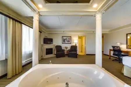 Monte Carlo Inn Barrie Suites - 56