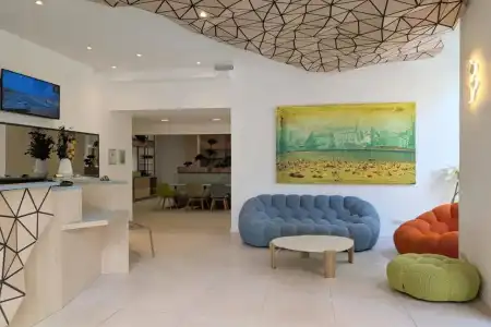 Hôtel Carré Vieux Port - 1
