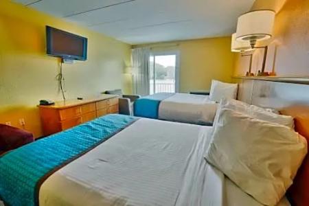 Seashire Inn & Suites - 38