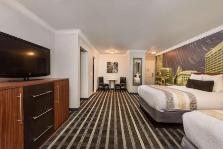 Best Western Plus Milwaukee West - 50