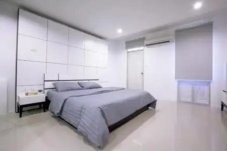 Number 4 Apartment - 21