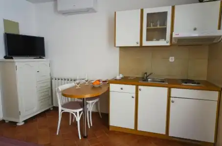 Apartments and Rooms Degra - 122