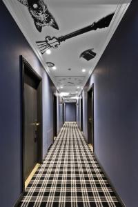 15th Avenue - 9